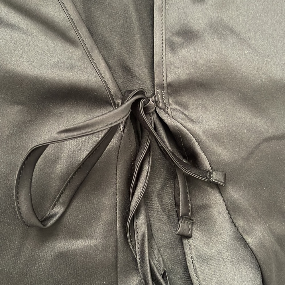 Victoria’s Secret robe - Picture 3 of 4